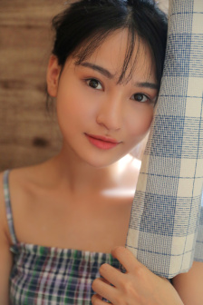 欧美《熟妇的荡欲》未删减版